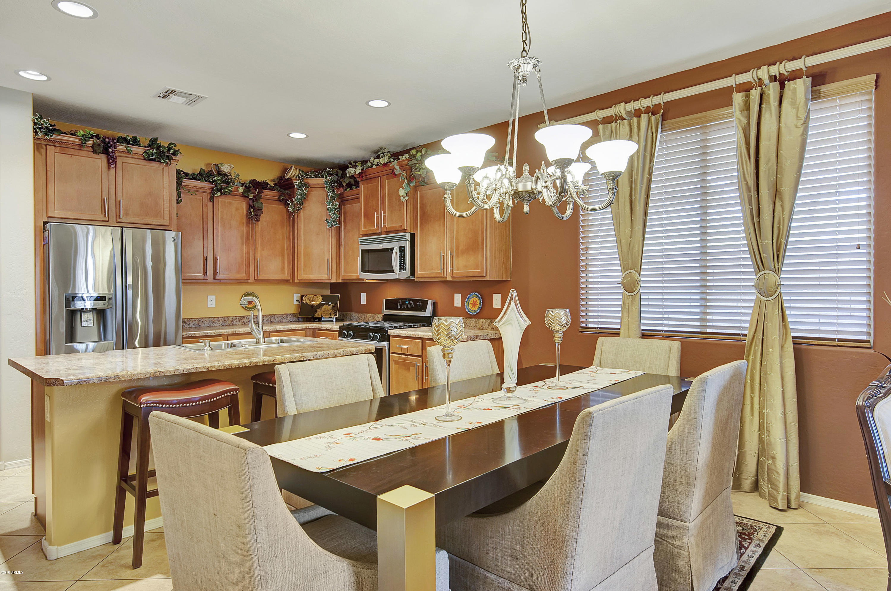 8825 West Cordes Road Tolleson, AZ 85353 - Photo 12 of 40 Dining
