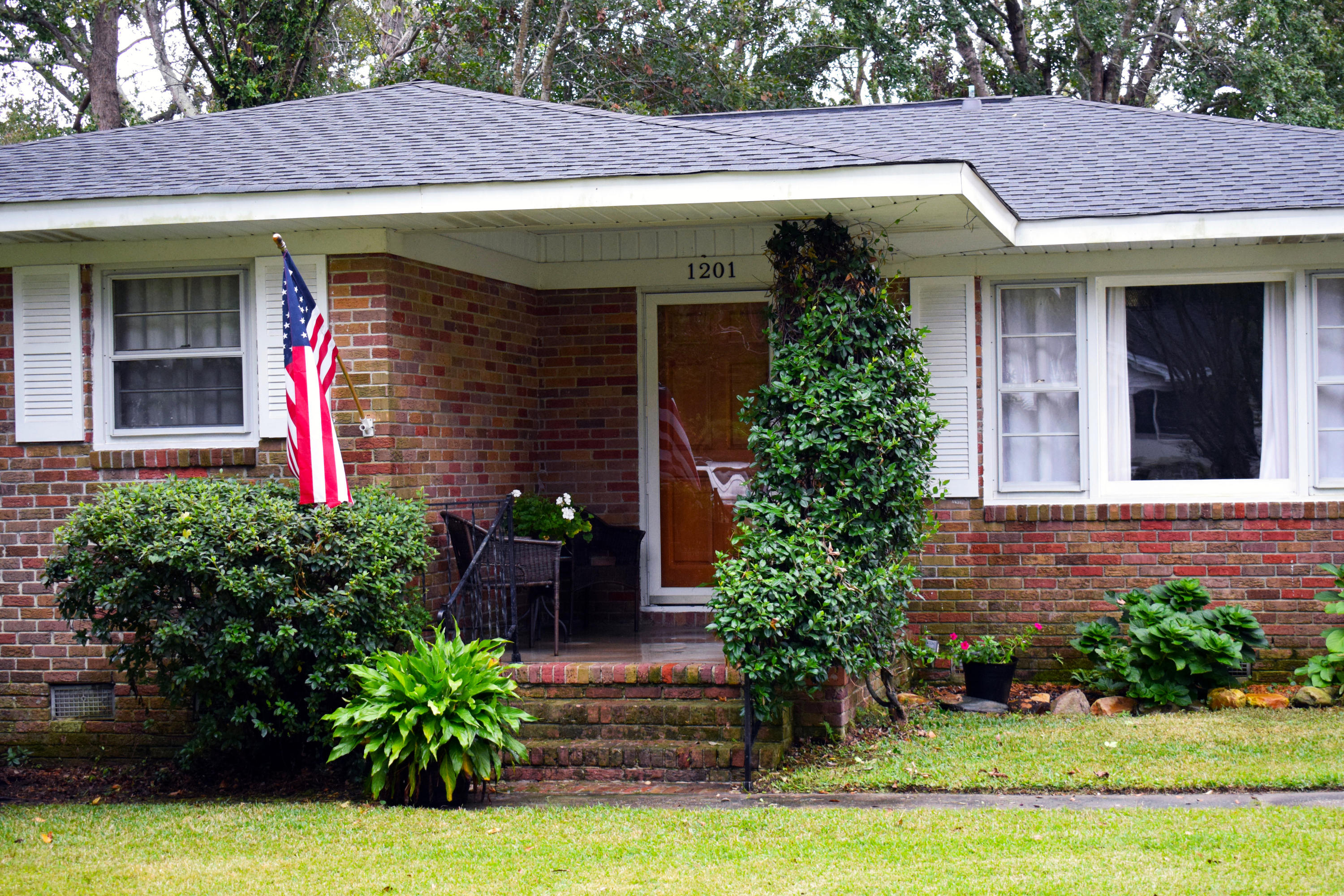 1201 Chesterfield