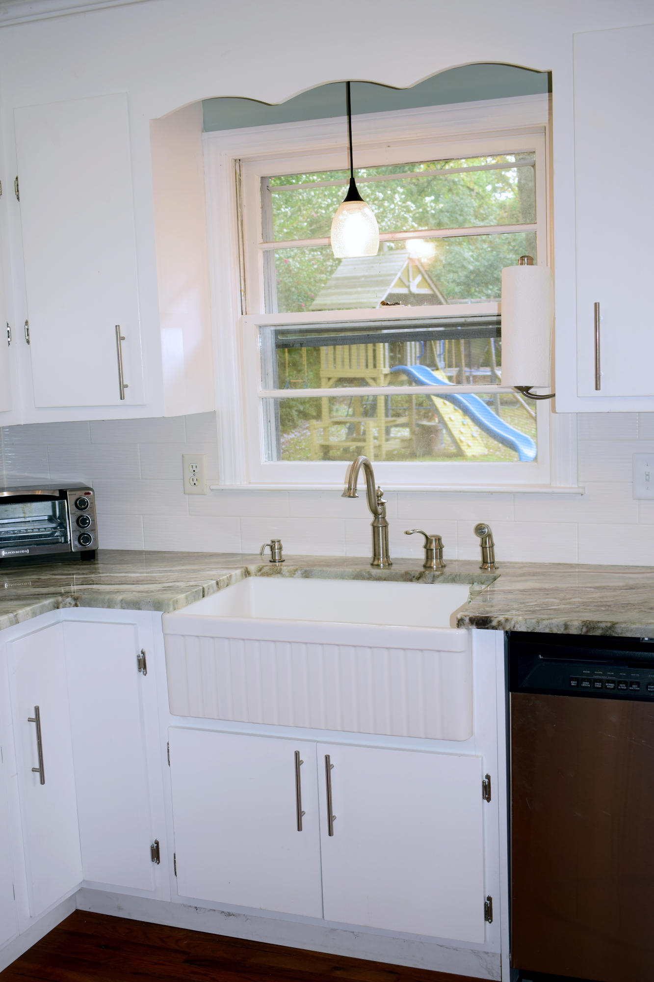 Kitchen New Farm Sink