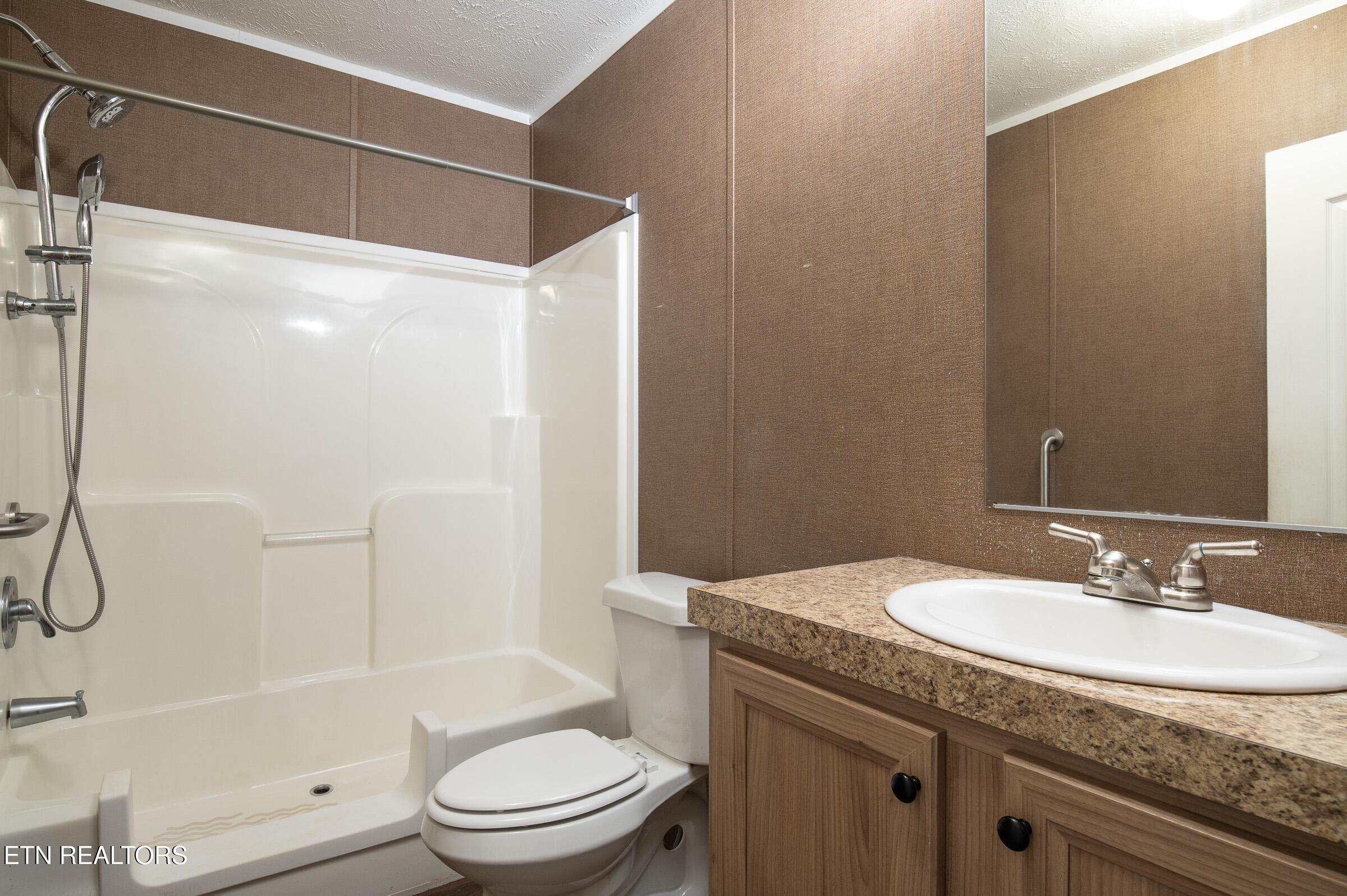 116 Eblen Lane Kingston, TN 37763 - Photo 12 of 22 Hall Bath