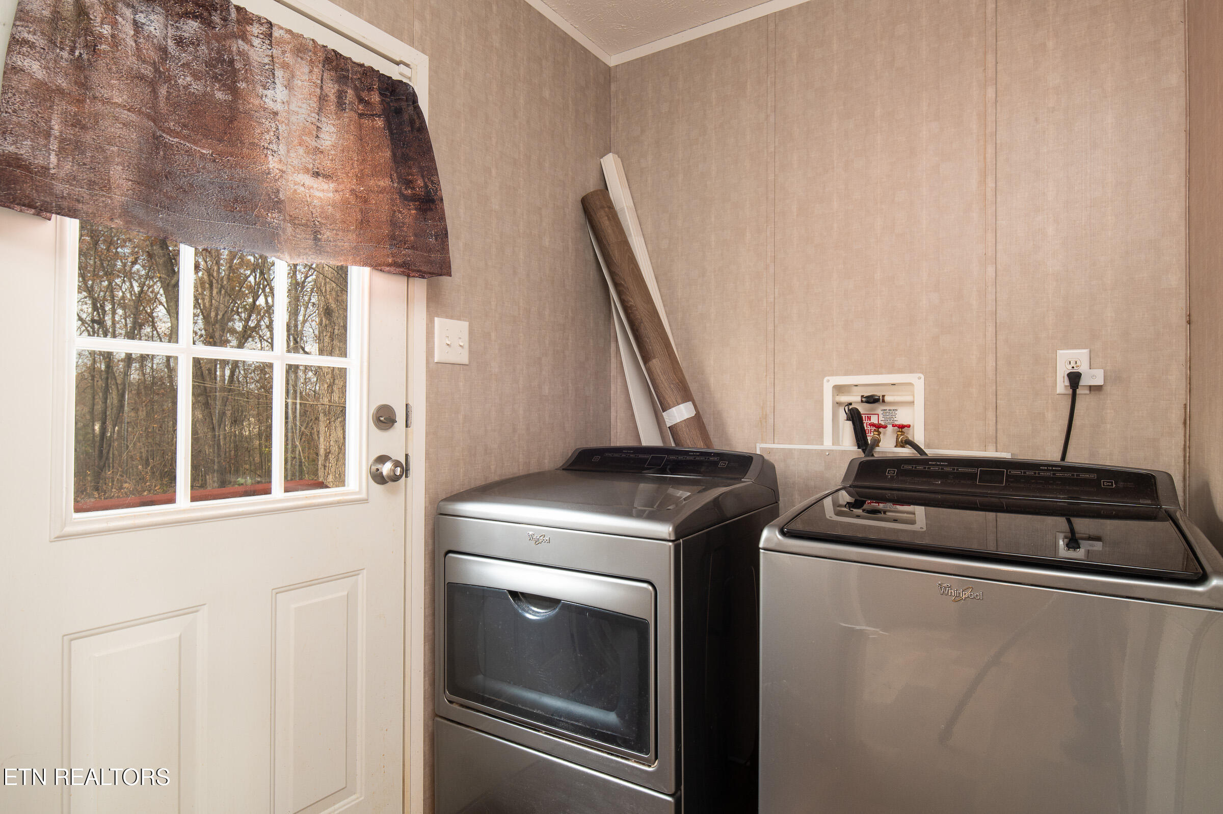 116 Eblen Lane Kingston, TN 37763 - Photo 8 of 22 Laundry Room