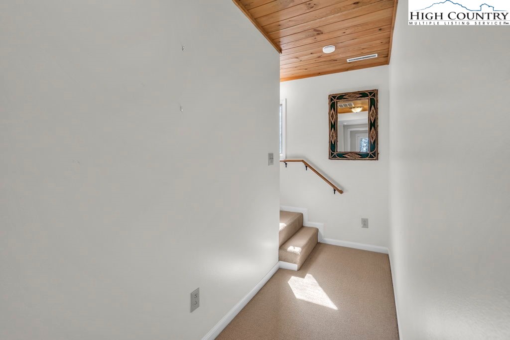 198 Laurel Hill Lane Boone, NC 28607 - Photo 38 of 50 a view of stairs