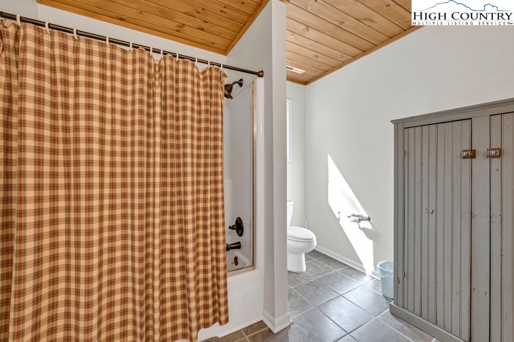 198 Laurel Hill Lane Boone, NC 28607 - Photo 47 of 50 a view of a bathroom