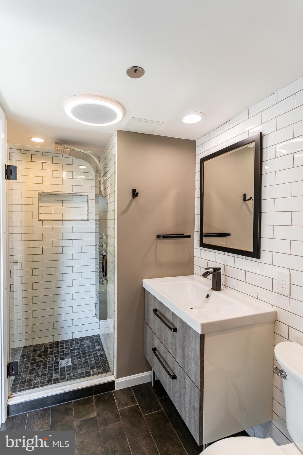 1301 North Courthouse Road, Unit 701 Arlington, VA 22201 - Photo 14 of 22 Renovated Primary Bath