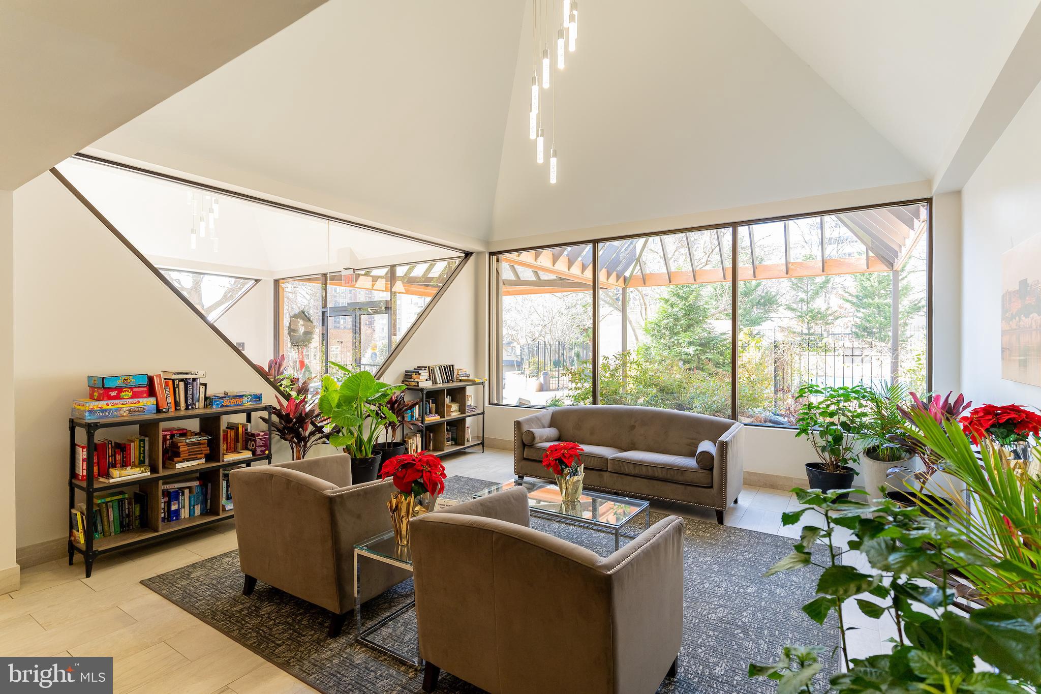 1301 North Courthouse Road, Unit 701 Arlington, VA 22201 - Photo 21 of 22 Welcoming seating area for guests
