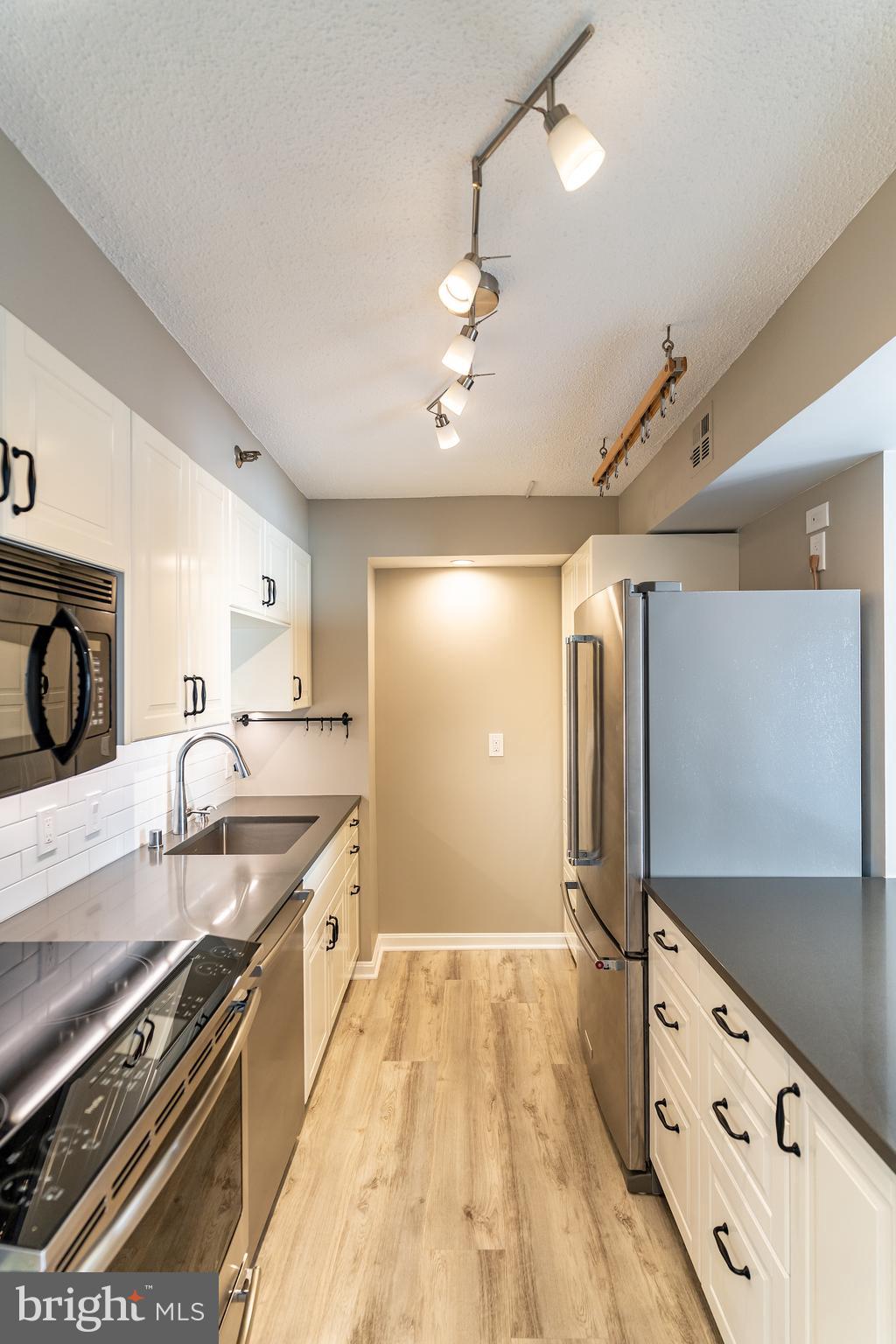 1301 North Courthouse Road, Unit 701 Arlington, VA 22201 - Photo 10 of 22 Newly renovated