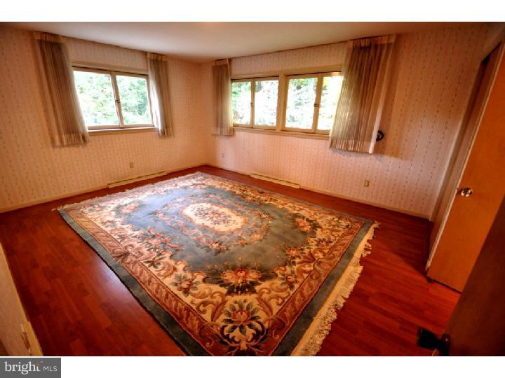 1611 Lorraine Road Reading, PA 19604 - Photo 13 of 22 Gallery Image 13