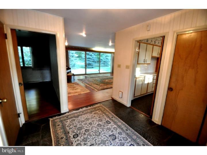 1611 Lorraine Road Reading, PA 19604 - Photo 4 of 22 Gallery Image 4