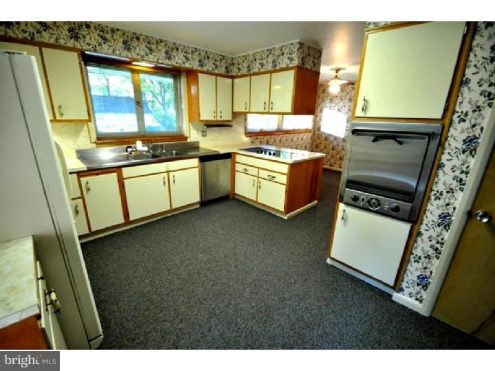 1611 Lorraine Road Reading, PA 19604 - Photo 9 of 22 Gallery Image 9