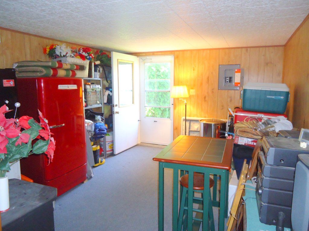 3105 West Forest Road Freeport, IL 61032 - Photo 23 of 25 a bedroom with a bed and a window