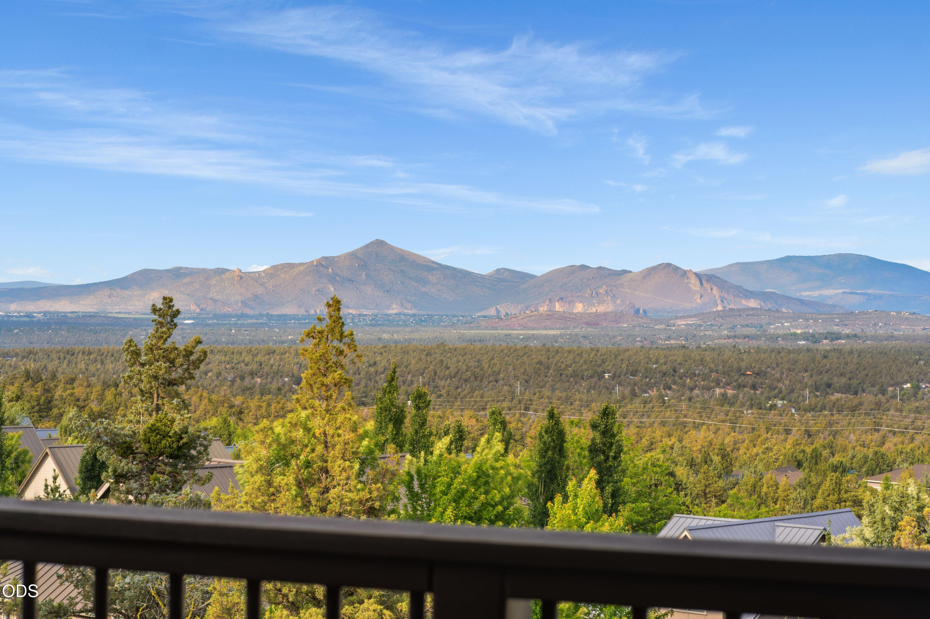 360 Vista Rim Drive Redmond, OR 97756 - Photo 11 of 147
