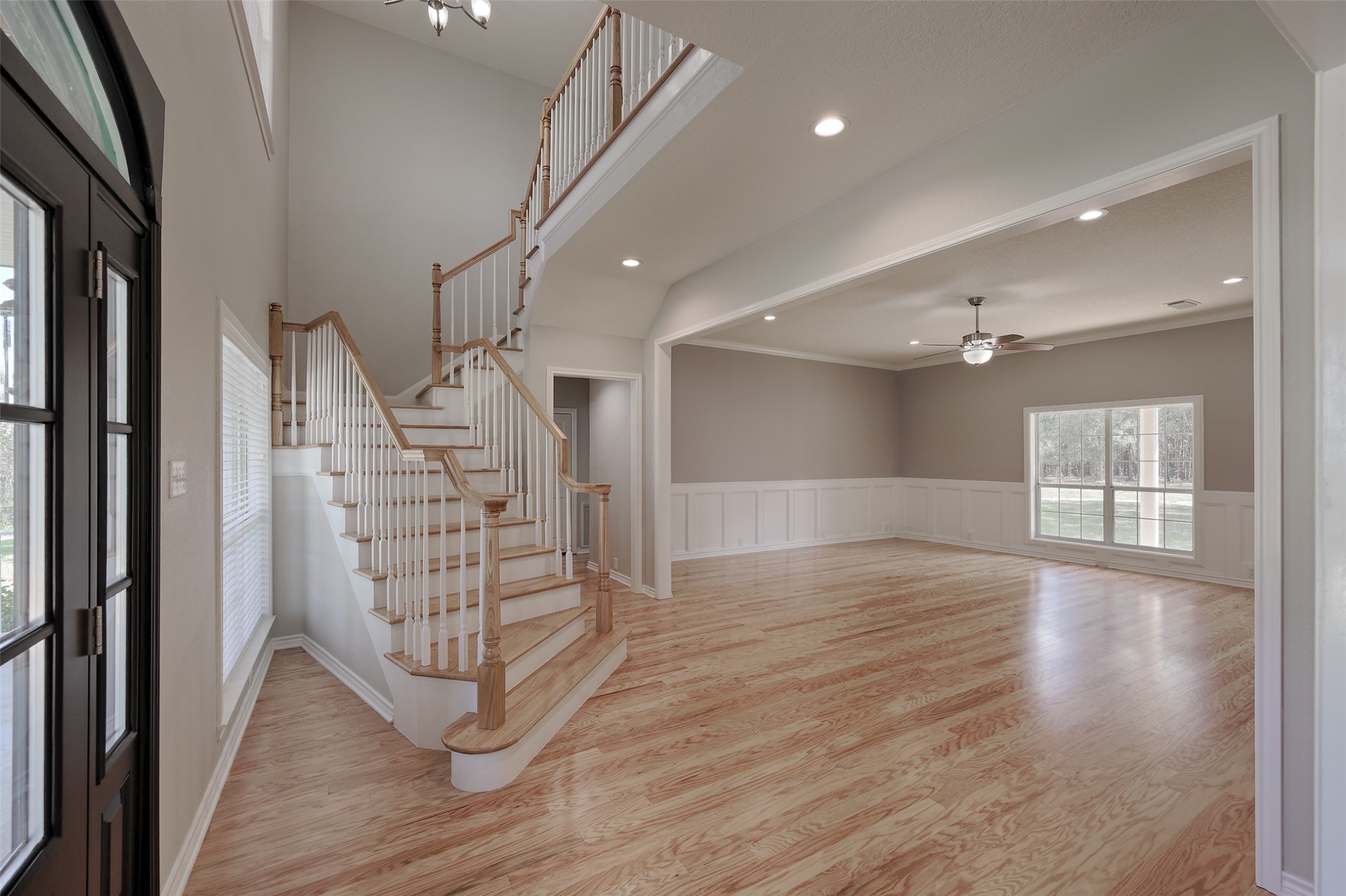 2 Highland Drive Huntsville, TX 77320 - Photo 11 of 50 a view of entryway with wooden floor