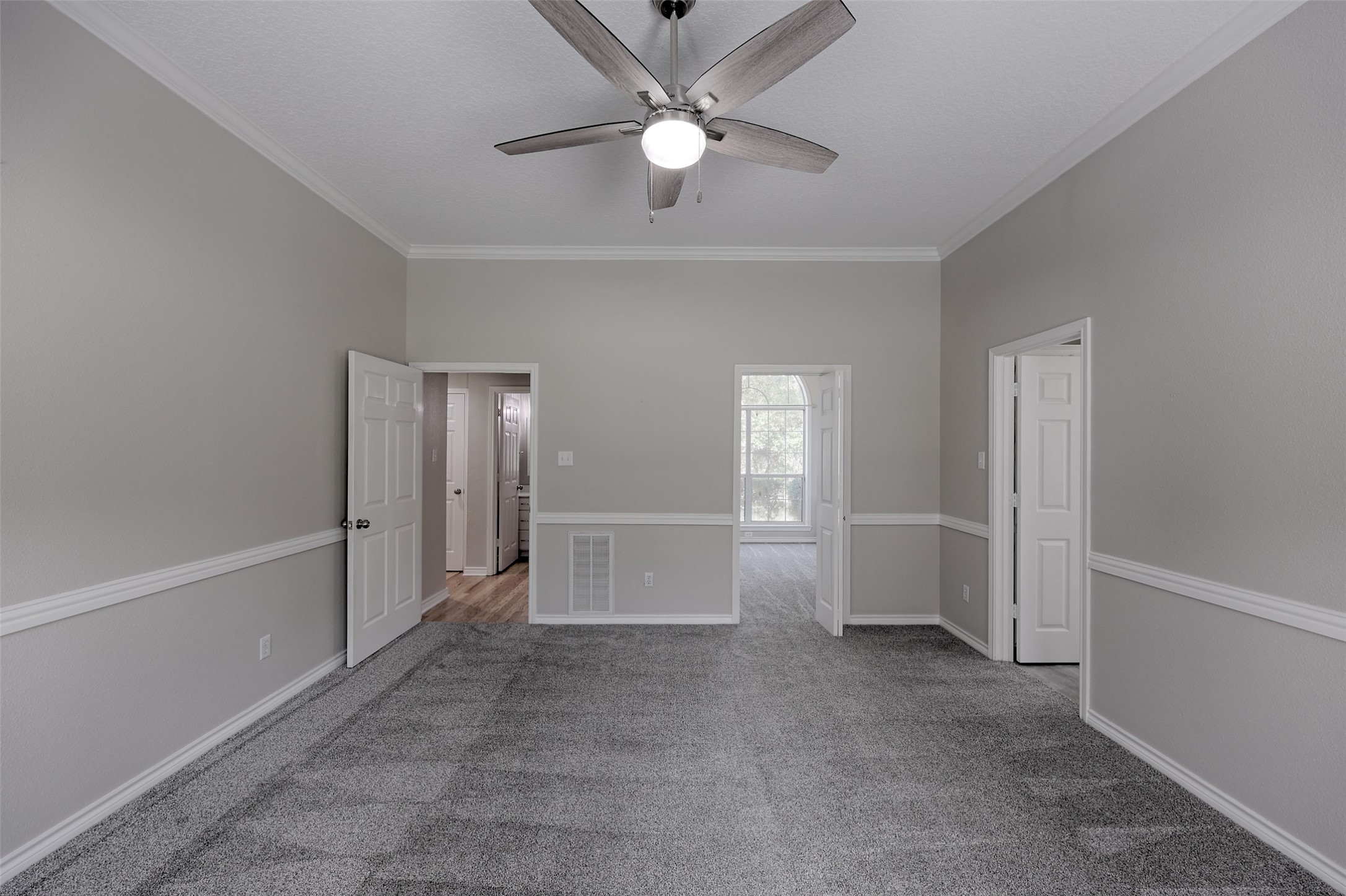 2 Highland Drive Huntsville, TX 77320 - Photo 24 of 50 wooden floor in an empty room with a window