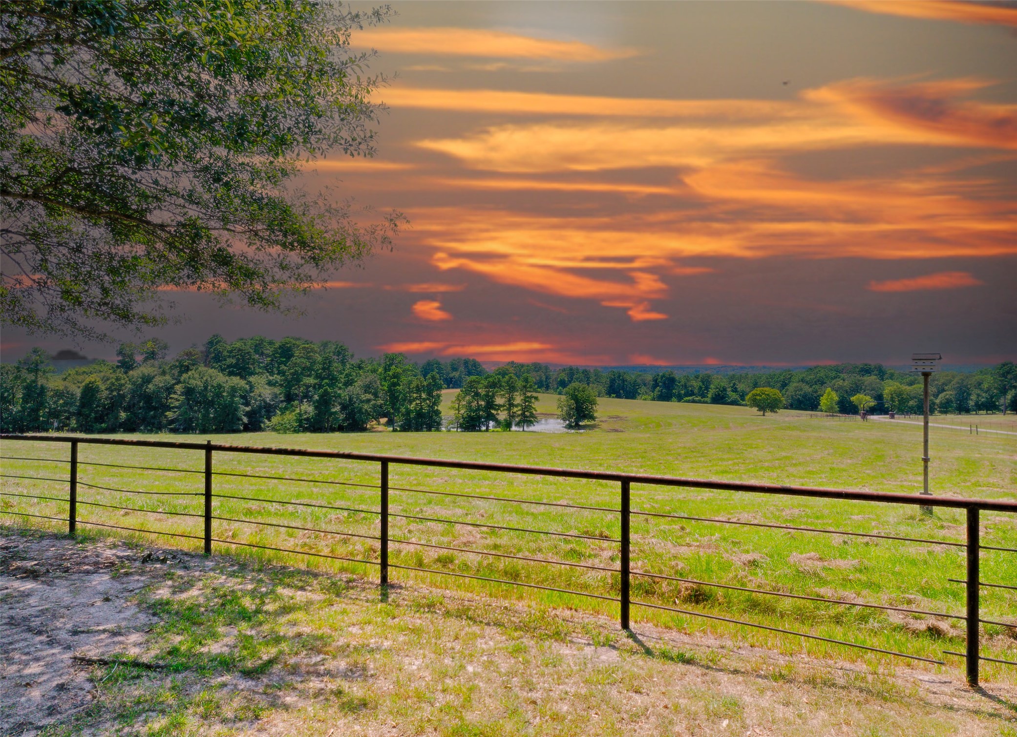 2 Highland Drive Huntsville, TX 77320 - Photo 4 of 50 a view of an ocean and beach