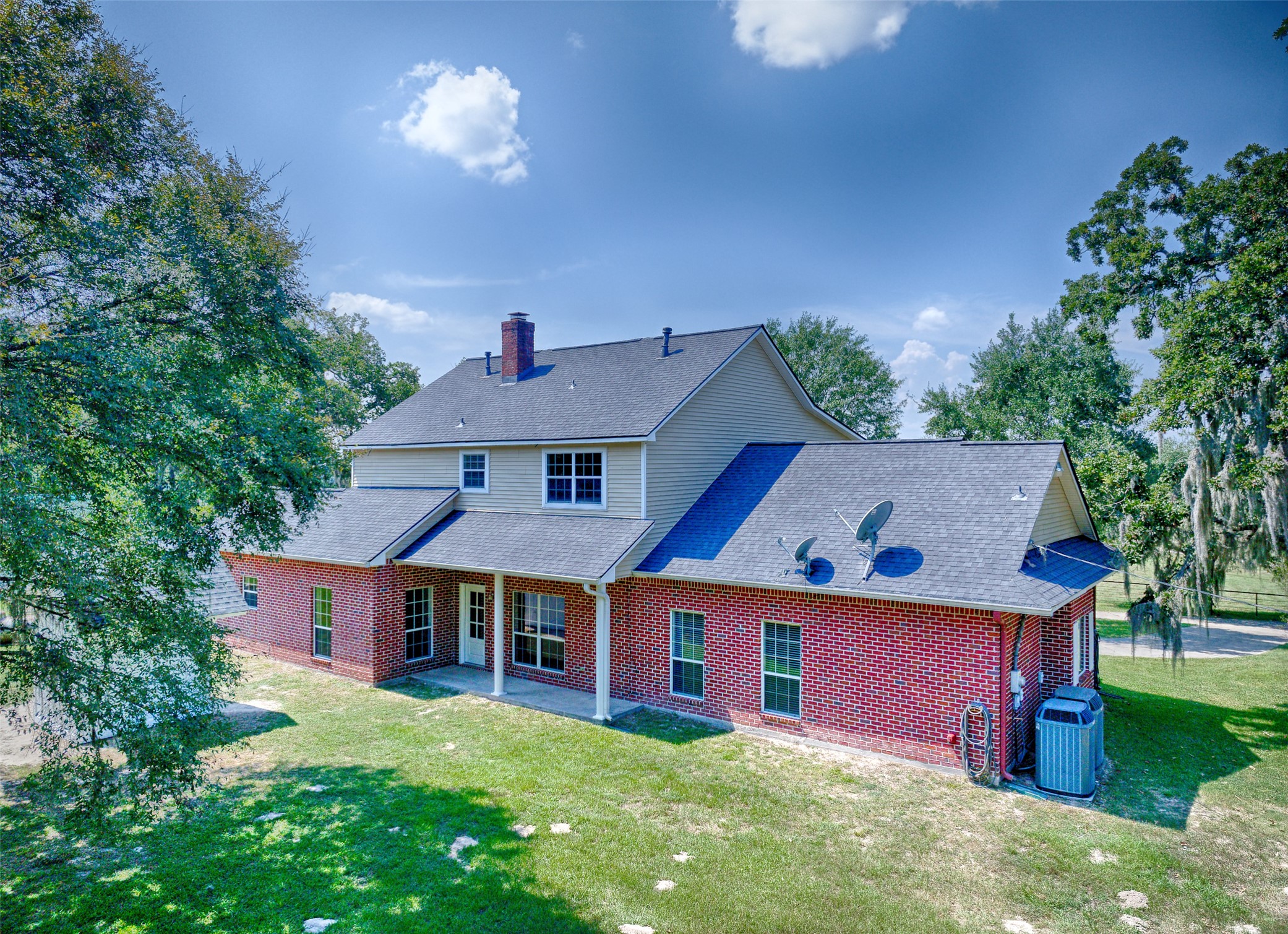 2 Highland Drive Huntsville, TX 77320 - Photo 46 of 50 an aerial view of a house