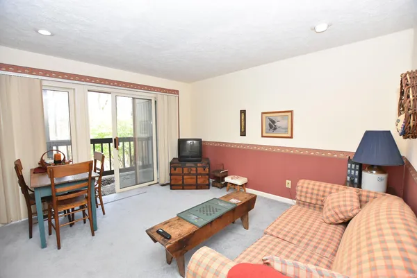 $76,900 | 9337 South Pointe Retreat Drive, Bloomington, IN 47401