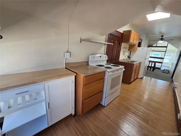 $1,700 | 1430 Franklin Street, Denver, CO 80218