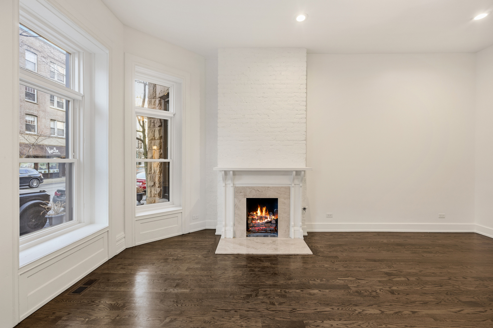 2107 North Clark Street Chicago, IL 60614 - Photo 3 of 39