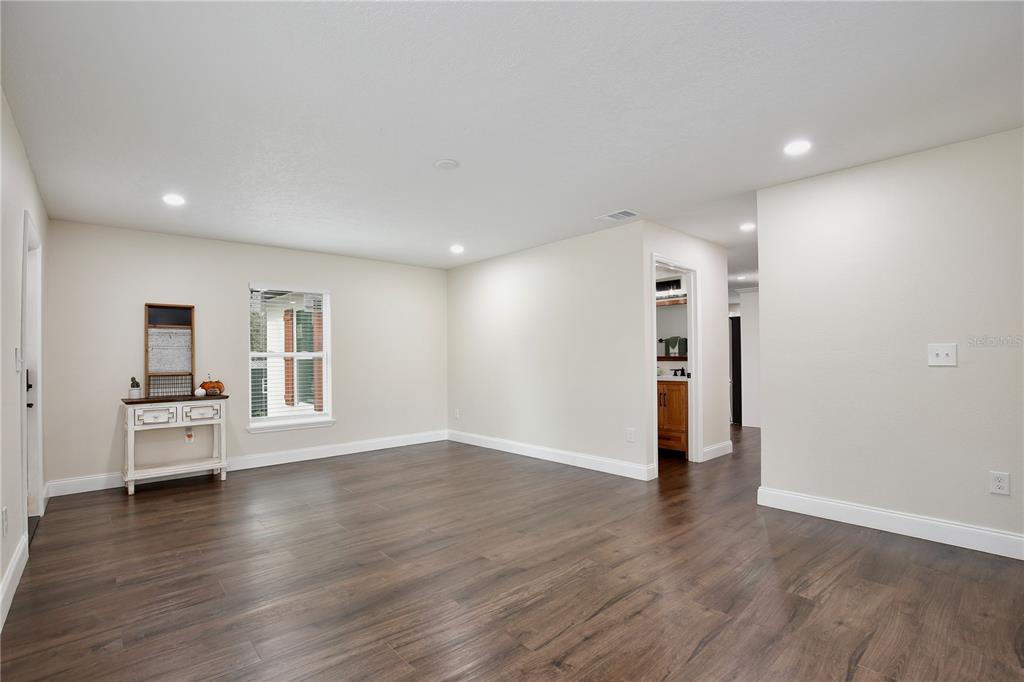 1255 Flint Trail Geneva, FL 32732 - Photo 5 of 39