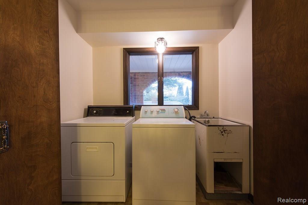 9031 Tower Road South Lyon, MI 48178 - Photo 9 of 31 DSC_3414.jpg