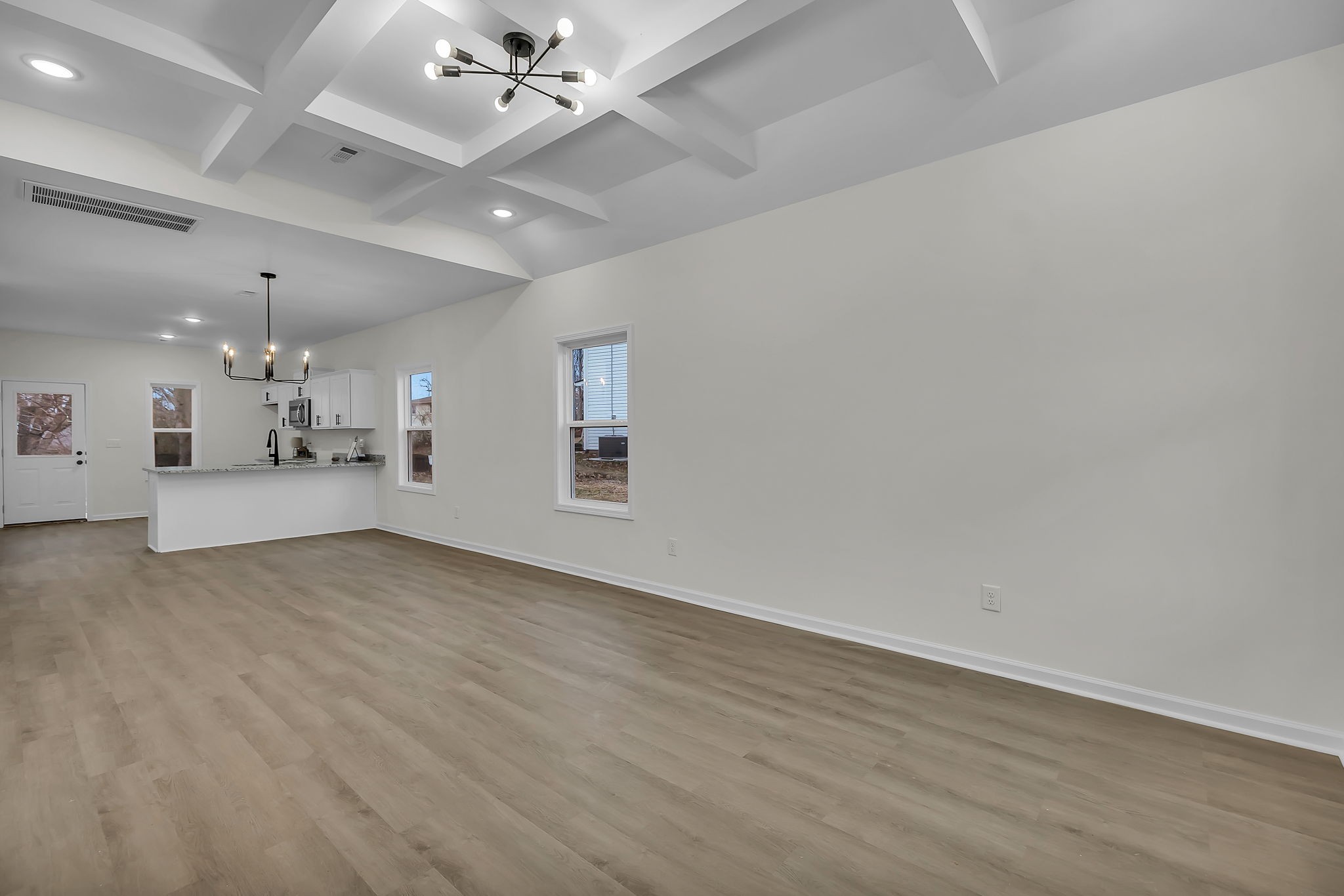 702 Perry Drive Springfield, TN 37172 - Photo 5 of 19 Gallery Image 5
