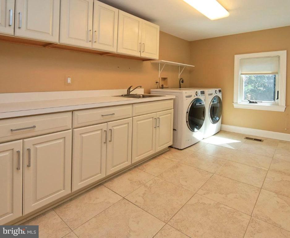1307 Stamford Way Reston, VA 20194 - Photo 9 of 16