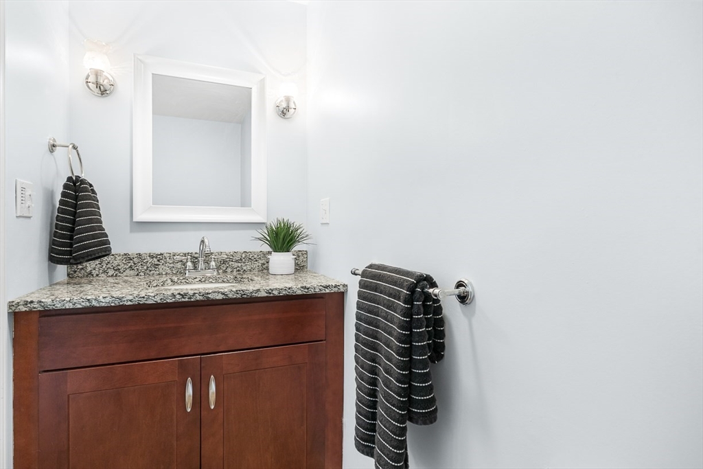 25 Gordon Road Lynn, MA 01904 - Photo 11 of 36