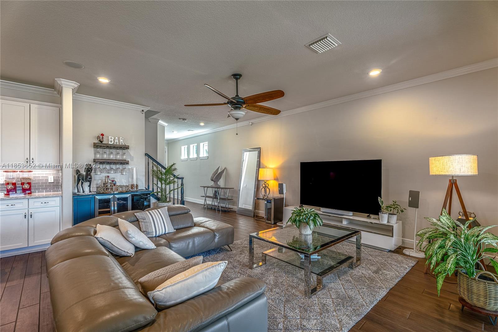 4658 Greenway Drive Hollywood, FL 33021 - Photo 16 of 52