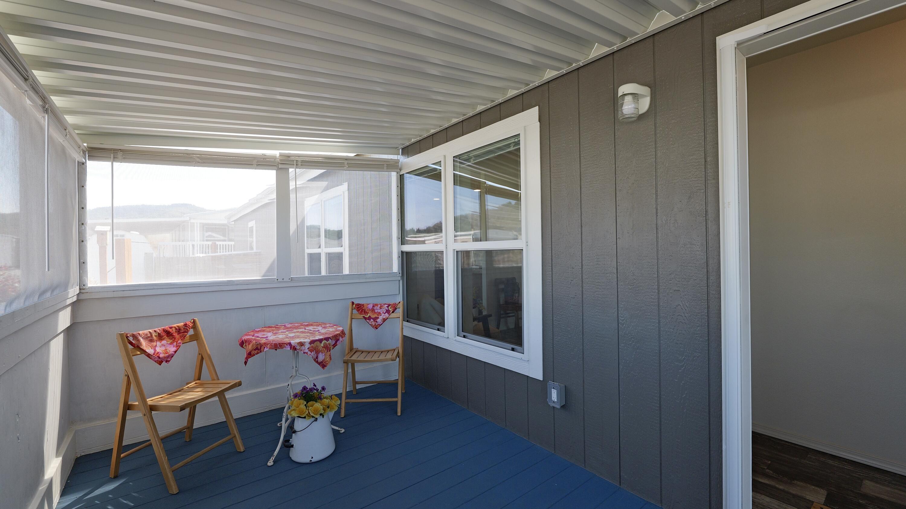 8401 Old Stage Road, Unit 13 Central Point, OR 97502 - Photo 18 of 63 Screened-In Porch