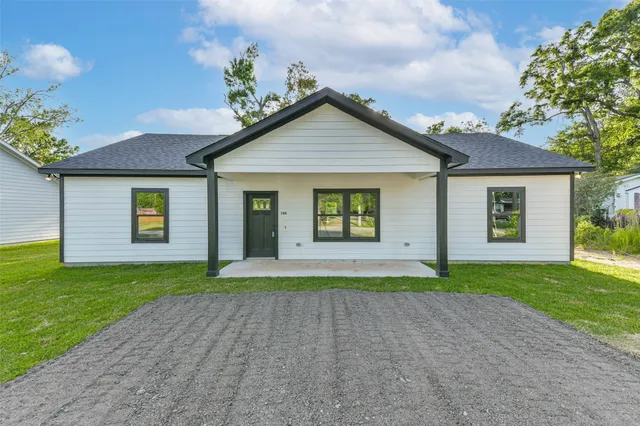 $1,800 | 106 County Road 3704, Splendora, TX 77372