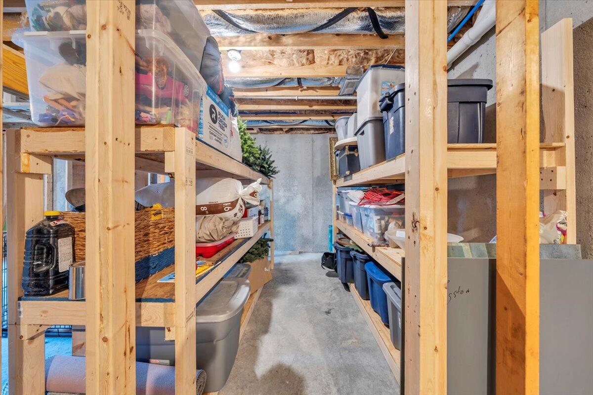 522 Cambridge Ct Road Vinton, VA 24179 - Photo 32 of 43 a view of buildings