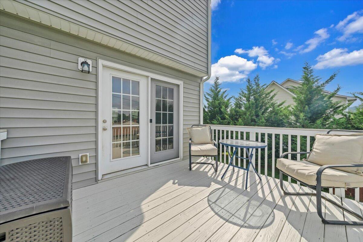 522 Cambridge Ct Road Vinton, VA 24179 - Photo 34 of 43 a view of a two chairs in the balcony