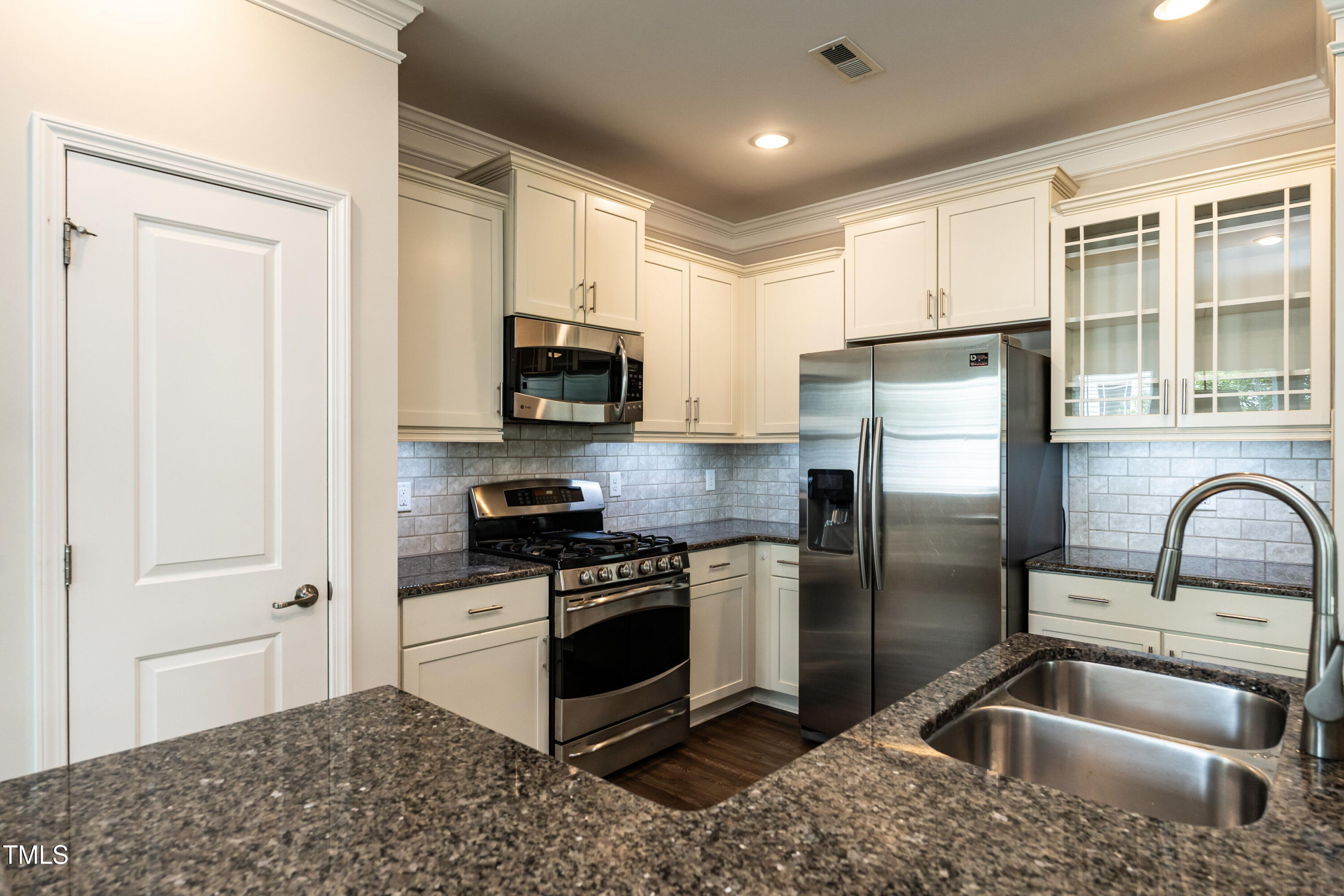 5638 Wade Park Boulevard Raleigh, NC 27607 - Photo 3 of 38 012-original-kitchen
