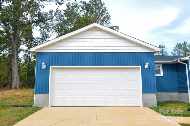 a front view of house with yard