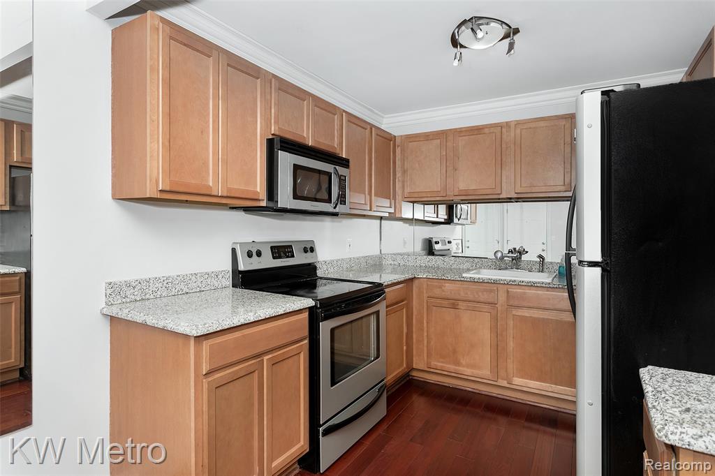 2309 Walton Boulevard, Unit 32 Rochester Hills, MI 48309 - Photo 10 of 27