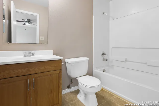 $1,350 | 6410 Summit Oak, Unit 3, San Antonio, TX 78229