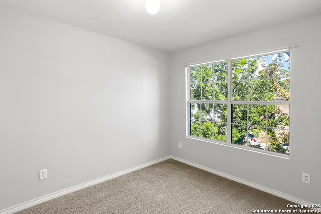 $1,350 | 6410 Summit Oak, Unit 3, San Antonio, TX 78229