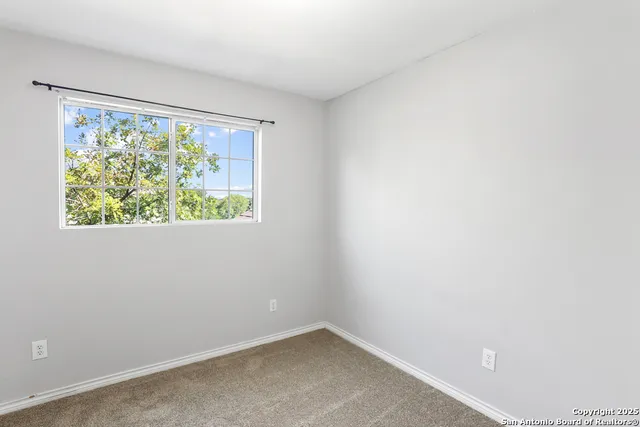 $1,350 | 6410 Summit Oak, Unit 3, San Antonio, TX 78229