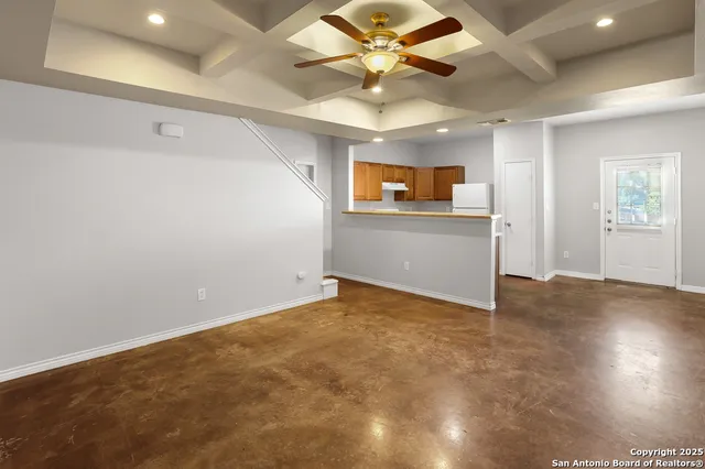 $1,350 | 6410 Summit Oak, Unit 3, San Antonio, TX 78229