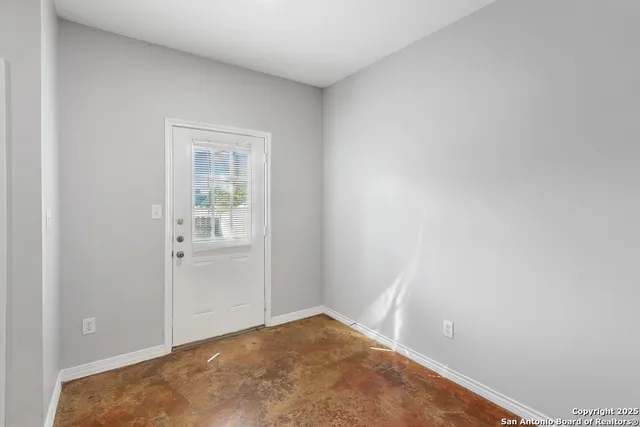 $1,350 | 6410 Summit Oak, Unit 3, San Antonio, TX 78229