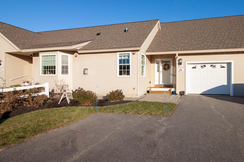 69 Hall Road Fremont, NH 03044 - Photo 1 of 12