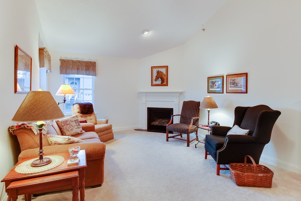 69 Hall Road Fremont, NH 03044 - Photo 2 of 12