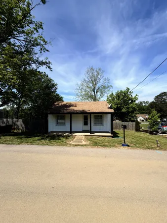 $1,300 | 112 Polk Street, Cornersville, TN 37047