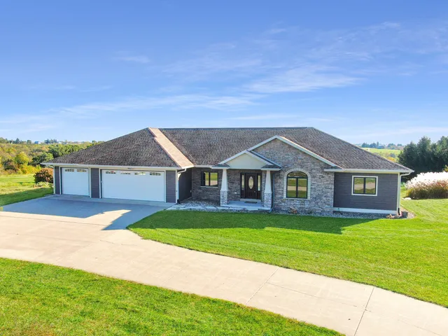 $675,000 | S3358 Hass Lane, Harmony, WI 54665