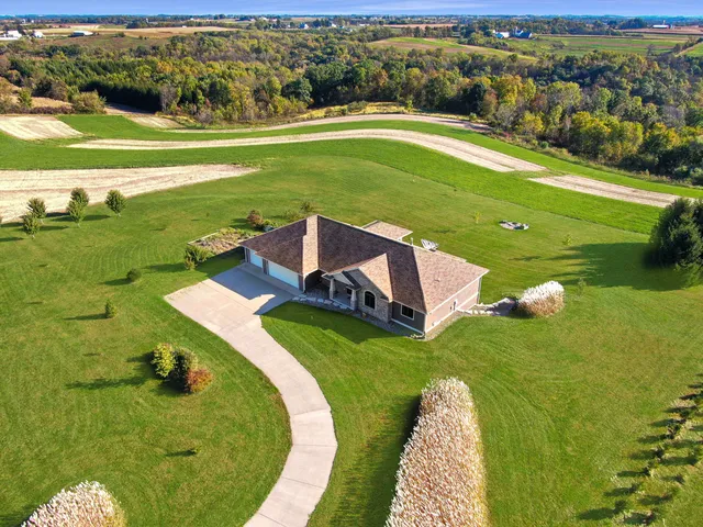 $675,000 | S3358 Hass Lane, Harmony, WI 54665