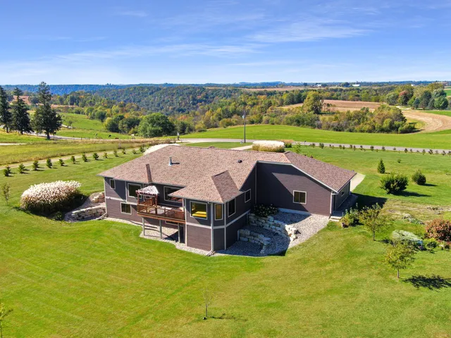$675,000 | S3358 Hass Lane, Harmony, WI 54665