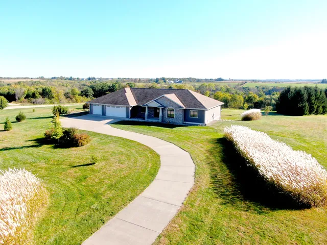 $675,000 | S3358 Hass Lane, Harmony, WI 54665