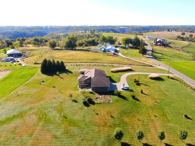$675,000 | S3358 Hass Lane, Harmony, WI 54665