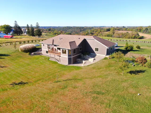 $675,000 | S3358 Hass Lane, Harmony, WI 54665
