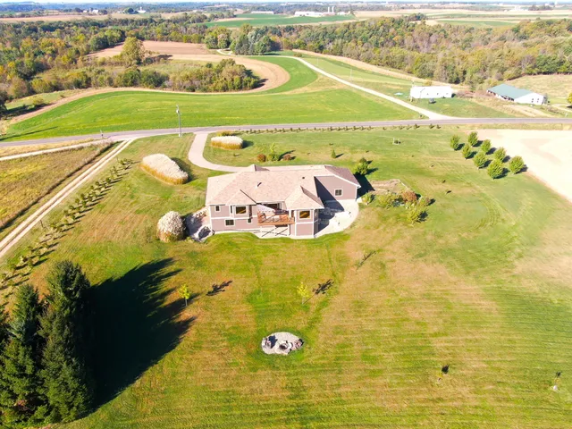 $675,000 | S3358 Hass Lane, Harmony, WI 54665